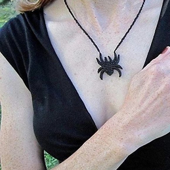 Spider necklace wooden spider seed beads handmade handcrafted - Picture 8 of 9